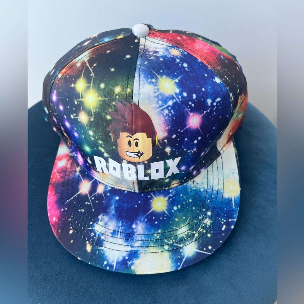 Brand new Roblox hat
Multicolored
For teens